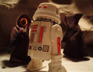 Pushing Droids. (Vintage Jawas, Vintage R5-D4)
