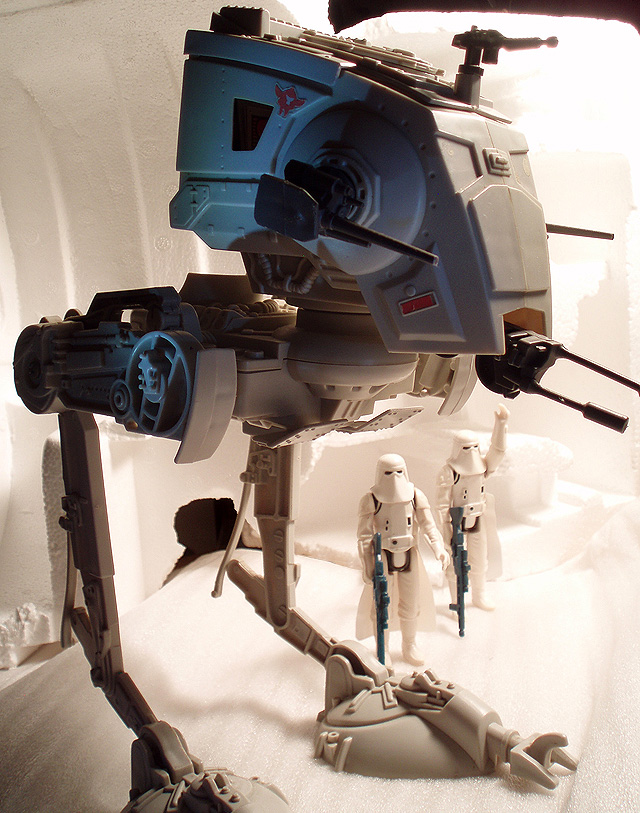 aka Little Big Gun. (Vintage AT-ST, Vintage Imperial Stormtroopers in Hoth Battle Gear)